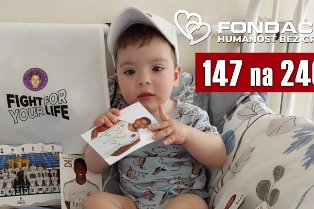 Novak ima cerebralnu paralizu, ne sedi samostalno i ne hoda: Ovom velikom borcu je potrebna naša pomoć za lečenje