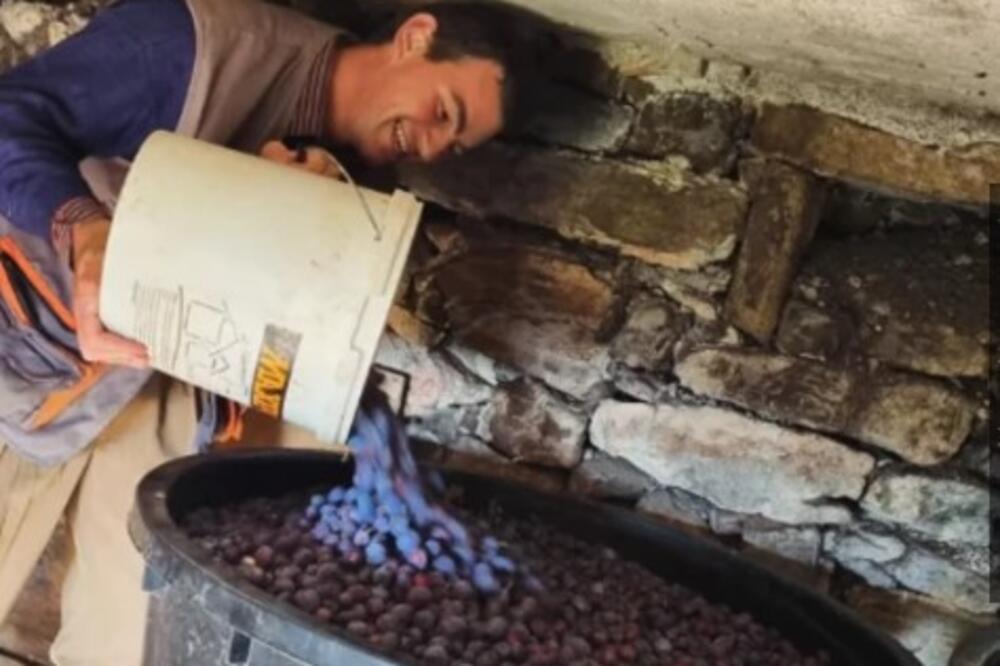 Čuva ovce i peče rakiju! Luka završio fakultet, pa se vratio na selo: Ima najjače imanje na svetu!