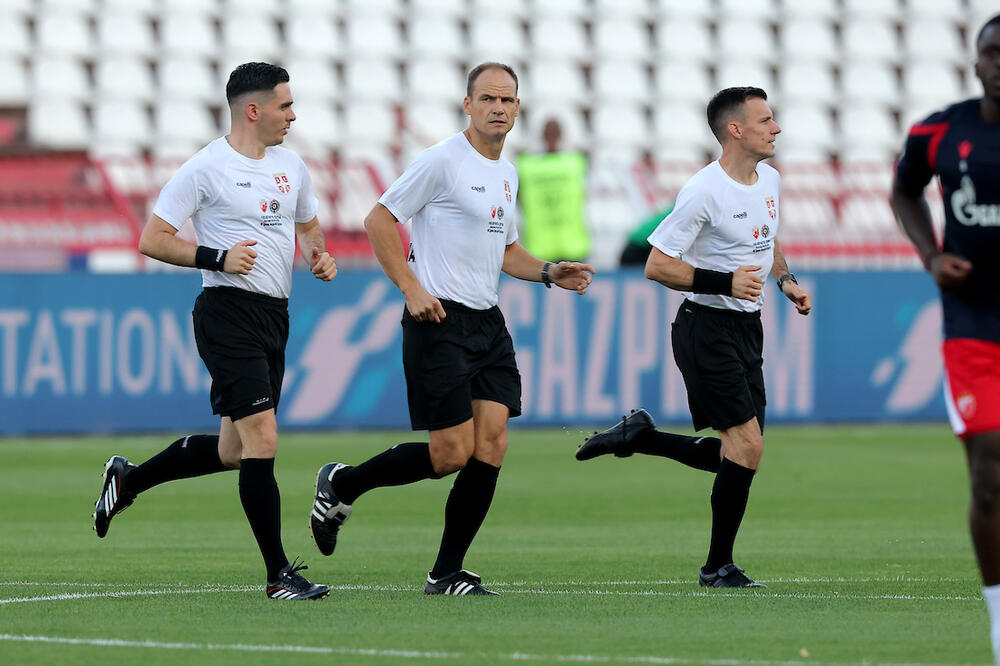 SAZNAJEMO! De Bleker seče do kraja godine: 181. večiti derbi sudiće stranac?