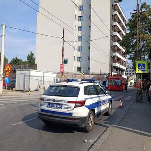 "Noge su mu visile sa krova vozila" Očevici opisali potresan prizor pada mladog radnika na trolejbus na Vračaru