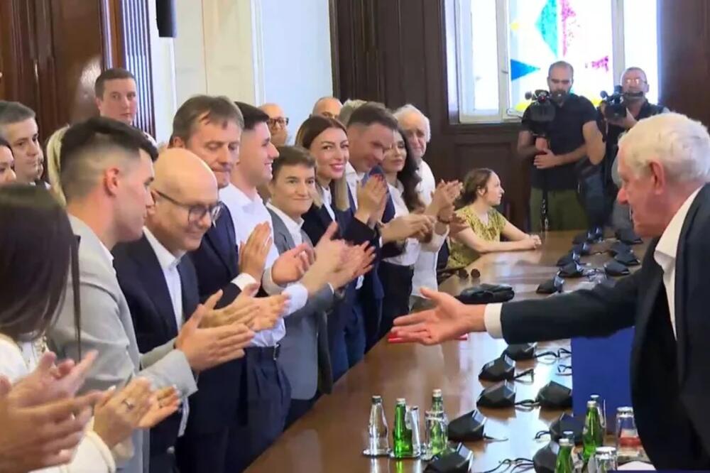 RIK proglasio listu "Aleksandar Vučić - Ujedinjena Srbija" pod rednim brojem jedan