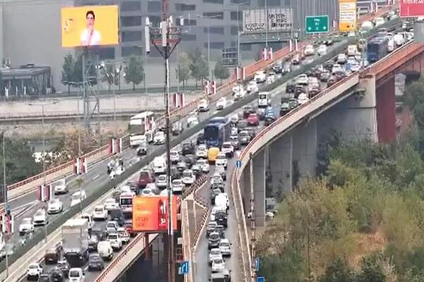 Beograđani 7 kilometara prelaze skoro pola sata: Totalni kolaps u gradu, evo gde je najkritičnije (FOTO)