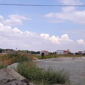 Pregazio muškarca autom, pa bežao vozom ka Novom Sadu! Jezive scene sa mesta nesreće u Novoj Pazovi (FOTO)