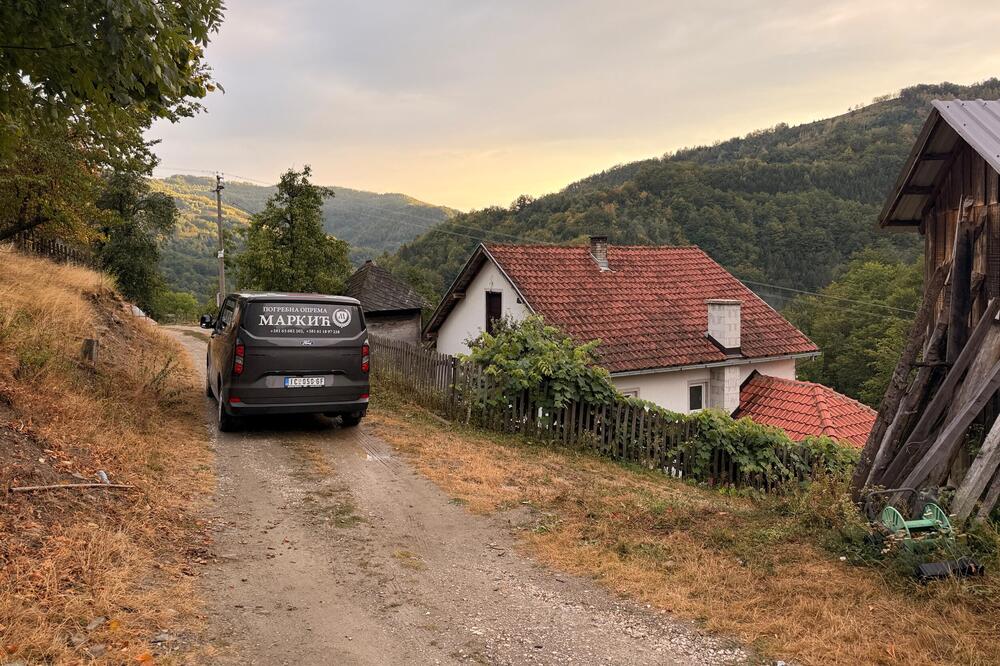 "ZAJEDNO SU SEDELI U KAFANI...": Ovo je kuća u kojoj je svirepo ubijen muškarac, muk i neverica u ivanjičkom selu