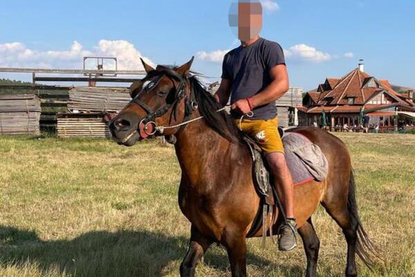 PUCAO PRIJATELJU U GLAVU DOK JE SPAVAO U SVOM KREVETU! Ovo je osumnjičeni za svirepo ubistvo kod Ivanjice (FOTO)