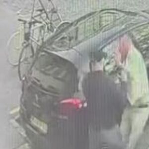 Oglasio se MUP o jezivom napadu u Novom Sadu! Muškarcu hteo da ukrade sat, pa mu zario nož u stomak