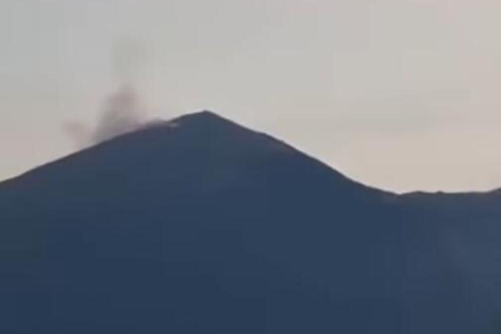 Buknuo požar na Rtnju! Kulja gust dim sa poznate planine (VIDEO)