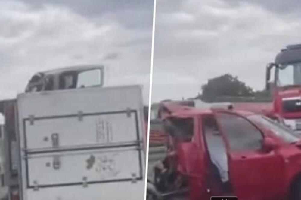 Delovi vozila rasuti putu, od auta ostala samo olupina: Stravične slike nesreće kod Smedereva, dvoje poginulo