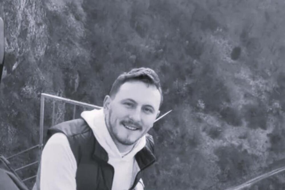 POGINUO MLADI SRPSKI PEVAČ! U kolima bila i njegova žena