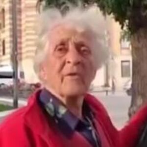 BAKA IZ VRANJA U PAR REČENICA OTKRILA TAJNU SREĆNOG ŽIVOTA: Održala lekciju Srbima! "Sinko, nikada ne gubi..."