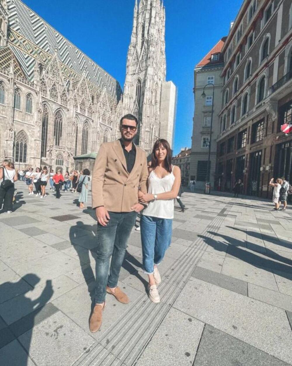 CELA JAVNOST BRUJALA O TOME DA SE RAZVODE! Voditelj je pitao da li će ga OSTAVITI, a ona odgovorila KAO IZ TOPA