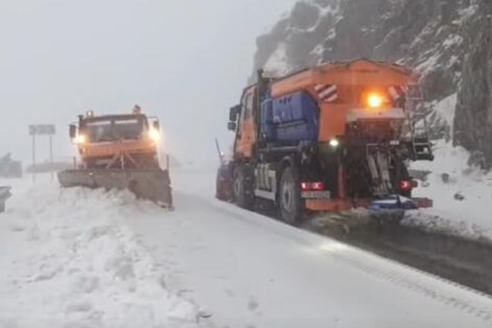 Zabelelo se u srpskom komšiluku! Nestvarni prizori sa čuvene rute, putne služve vode borbu sa nanosima (VIDEO)