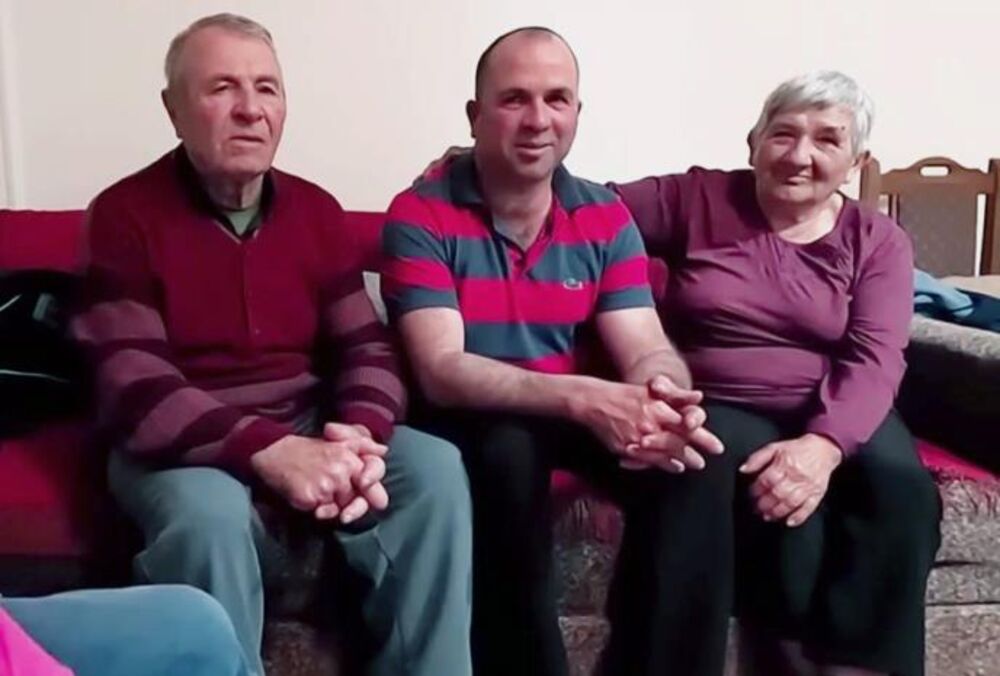 Mlađan Radivojević sa porodicom