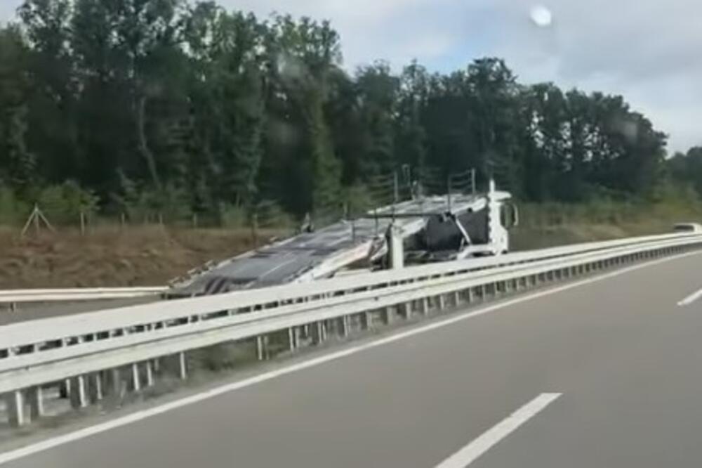 Stravičan snimak bahate i bezobzirne vožnje na auto-putu uliva strah! BMW i kamion jurcali u suprotnom smeru VIDEO