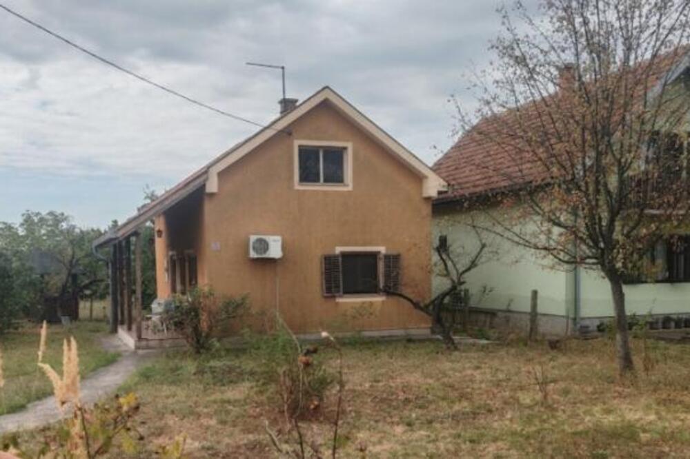 Prodaje se kuća nadomak Beograda: Ima i voćnjak, a košta samo 85.000 evra (FOTO)