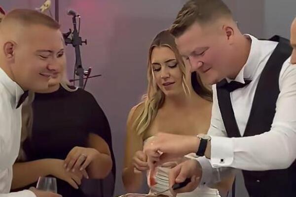 ŠOK SCENA NA SVADBI! Mladenci umesto torte IZNELI OVO PRED GOSTE: Pa, ovo ima SAMO NA BALKANU! Ljudi se KRSTILI!