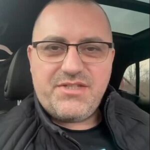 "TAJ KOGA SAM VOZIO, ZNAO JE ČIME SE BAVIM": Vozio srpskog MINISTRA za MALU PLATU, kad ga vidi NEISPAVANOG...