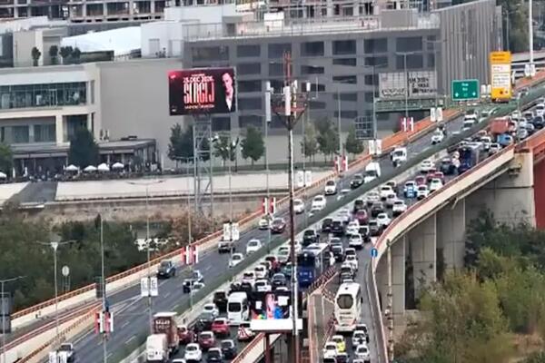 Totalni kolaps u Beogradu: Vozila skoro da stoje na mostu, izbegavajte ove deonice (FOTO)