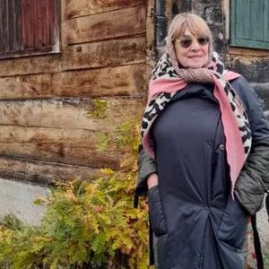 ŠOK! SRPSKA KNJIŽEVNICA IMA PROFIL NA SAJTU ZA ODRASLE Ne zarađuje dobro od prodaje knjiga, pa REŠILA DA SE SKIDA!