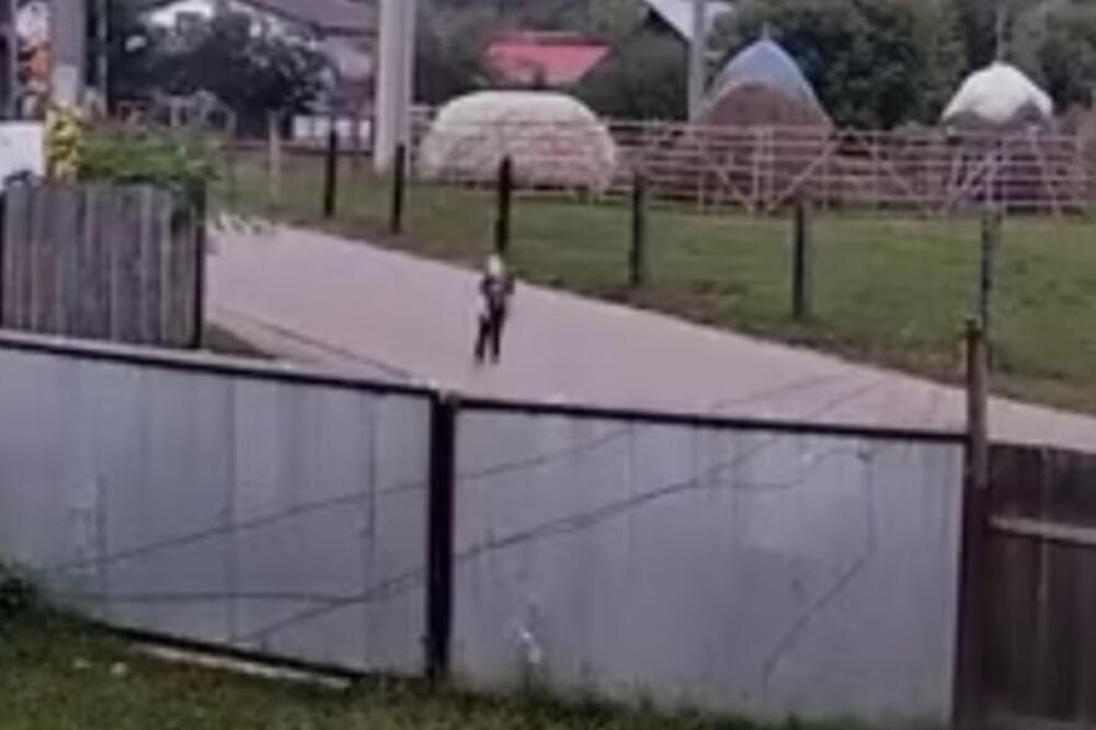 Objavljen poslednji snimak malog Avrama (4): Dečak bos izašao iz kuće, celu noć ga tražili, a danas nađen mrtav!