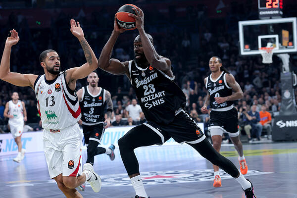 PARTIZAN POKAZAO ZUBE ODMAH NA STARTU! Odbranom srušili Armani, Karlik Džons vodio crno-bele do pobede