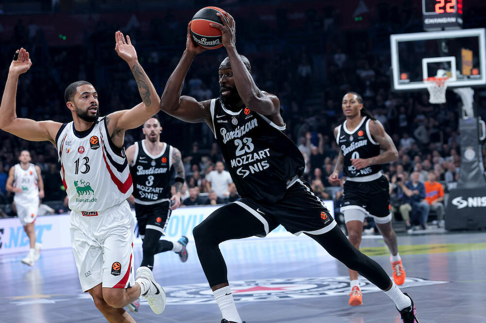 PARTIZAN POKAZAO ZUBE ODMAH NA STARTU! Odbranom srušili Armani, Karlik Džons vodio crno-bele do pobede