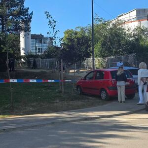 Prve slike sa mesta pucnjave u Kragujevcu: Sve vrvi od policije! Povređena jedna osoba (FOTO)