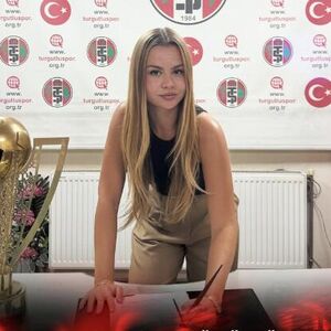Atraktivna Zejnep (22) preuzela muški tim u Turskoj: Jedni je napadaju, drugi brane... Prva želja joj je Vlahović!