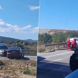 Automobili potpuno uništeni, jedan visi na ivici mosta: Strašna nesreća kod Kragujevca! Ima i povređenih