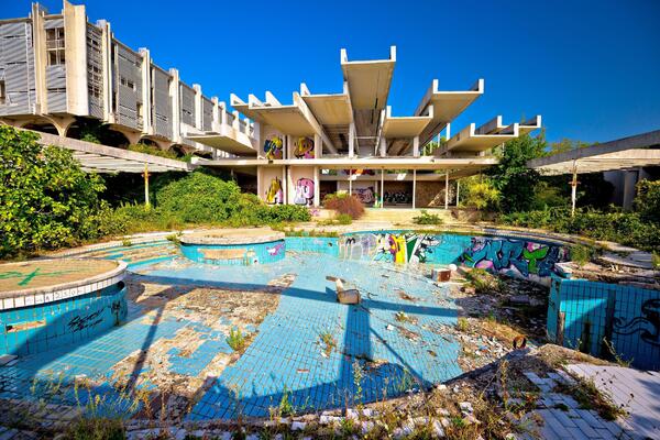 Najluksuzniji hotel u Jugoslaviji koji su moćnici iz celog sveta obožavali: Bazen pun šampanjca, blud, kocka.. FOTO