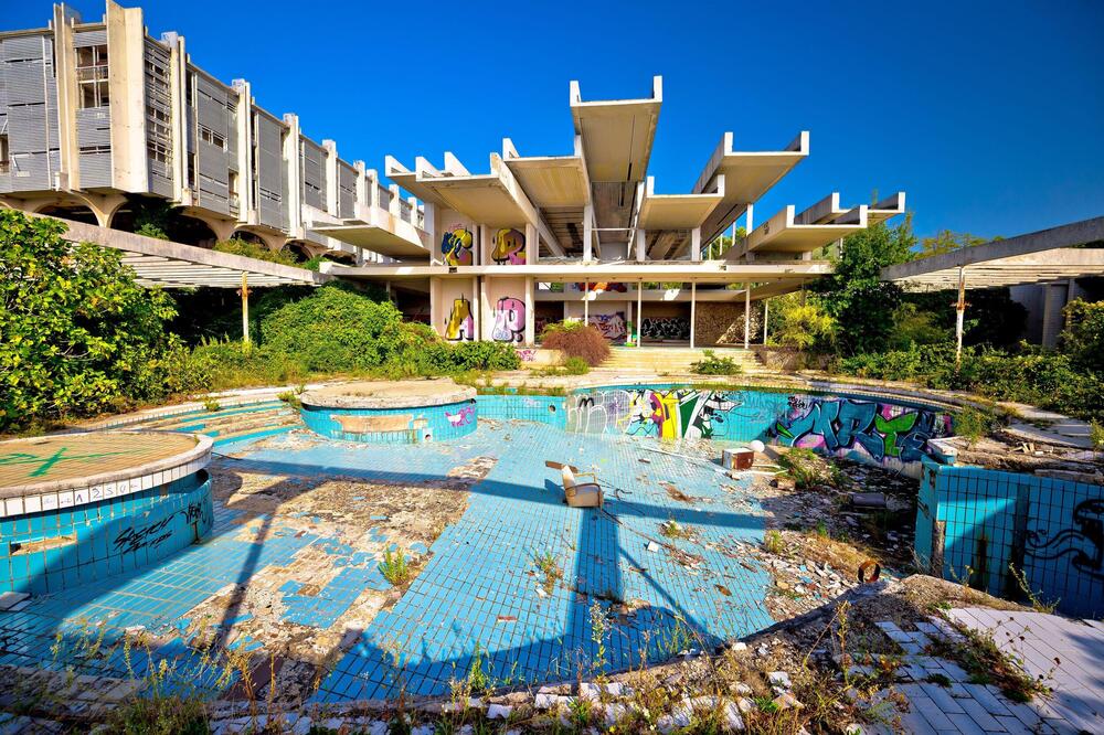 Najluksuzniji hotel u Jugoslaviji koji su moćnici iz celog sveta obožavali: Bazen pun šampanjca, blud, kocka.. FOTO