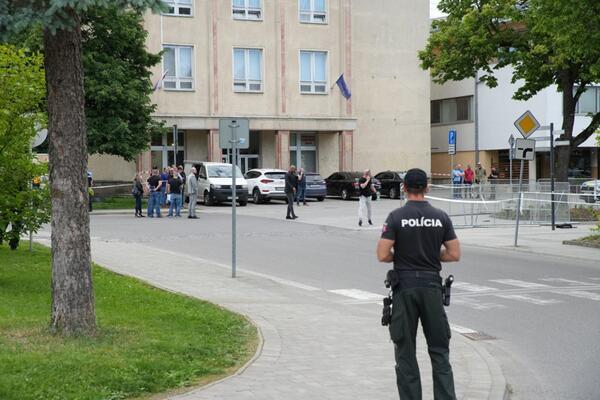 UČENIK OSMOG RAZREDA UBIO NASTAVNICU, DRUGU RANIO, TEŠKO POVREĐENA I UČENICA! Horor u osnovnoj školi u Slovačkoj