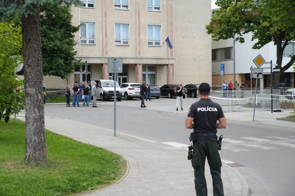 UČENIK OSMOG RAZREDA UBIO NASTAVNICU, DRUGU RANIO, TEŠKO POVREĐENA I UČENICA! Horor u osnovnoj školi u Slovačkoj