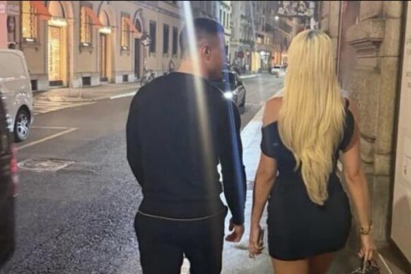 NOĆNI SNIMAK KARLEUŠE I 25 GODINA MLAĐEG ALEKSANDRA! On otišao KORAK DALJE, svi gledaju GDE MU JE RUKA