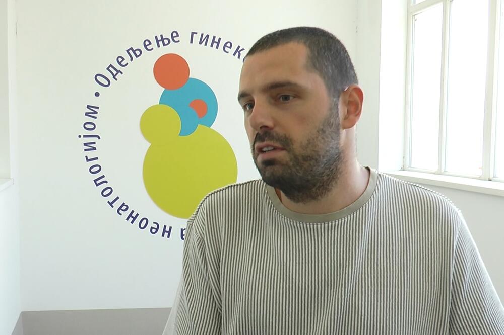 Ovo je Bojan koji je sam porodio svoju ženu ispred zgrade u Čačku: O tati heroju priča cela Srbija (FOTO)