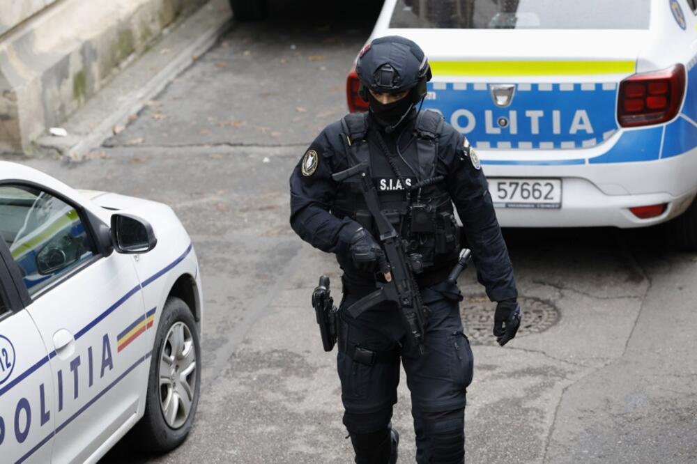 Izvadio mačetu usred škole, pa brutalno napao vršnjake! Užas u srpskom komšiluku, incident usledio zbog ovoga?