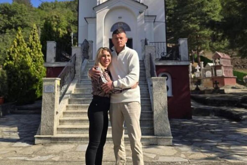 "VERUJ I DESIĆE SE" Jovana i Tigar posetili svetinju, ni tamo ne puštaju jedno drugo! Bog joj uslišio molitvu