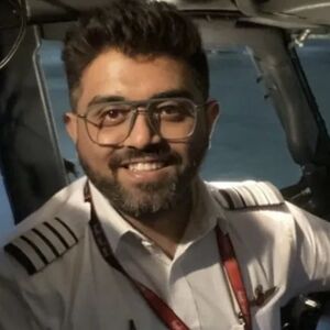 Ovo je pilot o kojem bruji ceo svet: Kolega ga izbo, a on je povređen uspeo da SPASE 174 života na letu iz Dubaija!