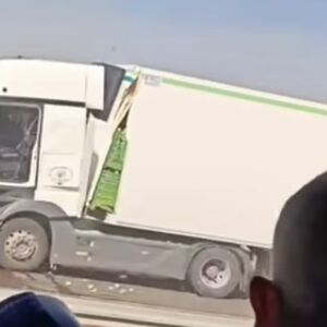 3 osobe povređene, učestvovalo 10 vozila: Detalji jezivog lančanog sudara kod Kuzmina, nekoliko automobila smrskano