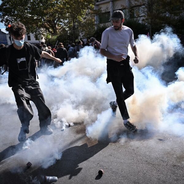 U Francuskoj zbog nasilja na protestima srednjoškolaca privedeno 5.060 osoba