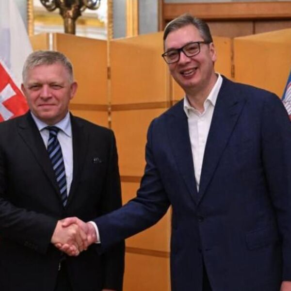 "KAD JE KOSOVO U PITANJU NIKAD VAS NEĆEMO IZNEVERITI" Pročitan Ficov govor u Areni: OTKRIO ZAŠTO PODRŽAVA VUČIĆA!