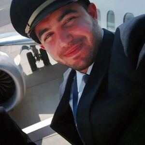 "ŽENE TREBA PREVENTIVNO ŠAMARATI": Skandalozne poruke kopilota koji je pokušao da sruši avion i izbode pilota!
