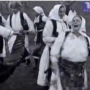 ŽENE PADAJU U STANJE TRANSA, A OKO NJIH SE IGRA KOLO! Ovo je NAJNEOBIČNIJI običaj u Srbiji! Naježiće vas i razlog