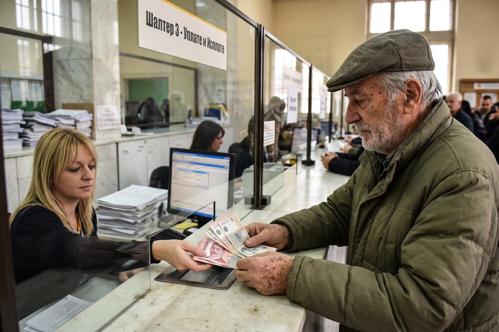 8. oktobra je isplata: Ovim penzionerima na račune stiže manji iznos
