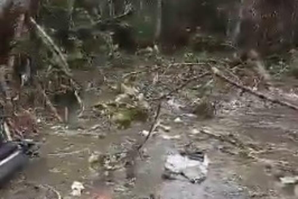 Srušio se vojni avion sa 32 putnika! Horor prizor za mests katastrofe (VIDEO)