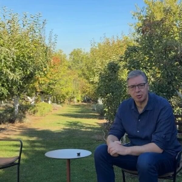 "DIJALOG SA KAMENOM ZA KUPUS": Oglasio se Aleksandar Vučić, "NA IGNOR SI" (VIDEO)