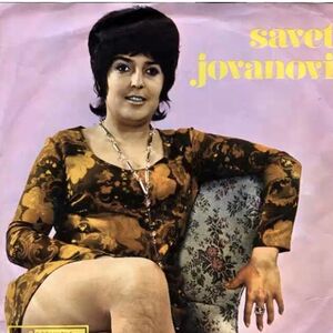 KO JE BILA DLAKAVA SAVETA? Omot sa NJENIM ČUPAVIM NOGAMA proglašen za NAJGORI, a za NOĆ ZARAĐIVALA čak...