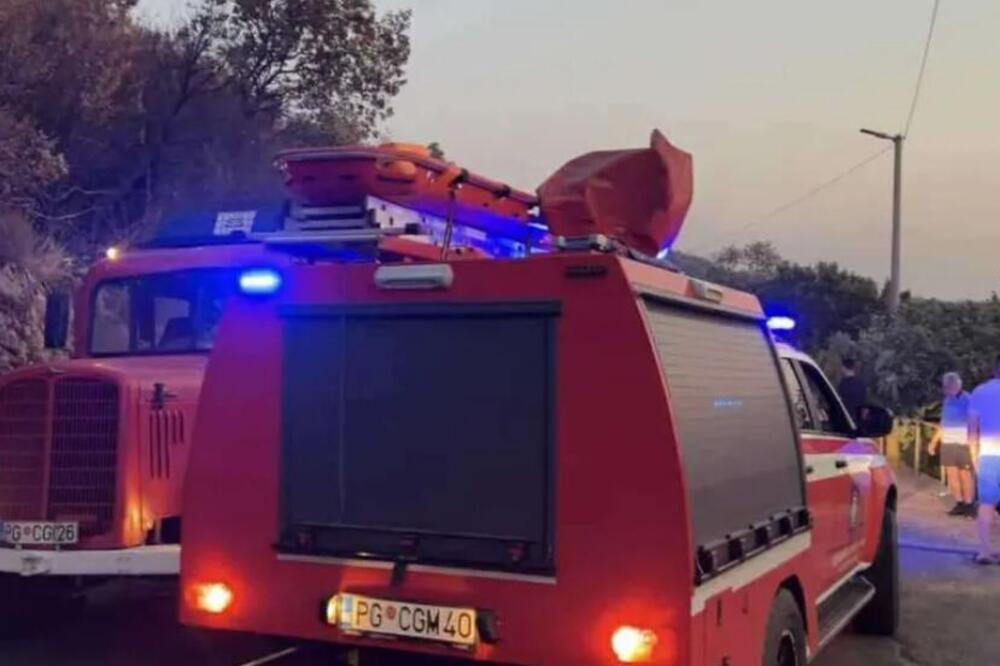 Izbio požar u poznatom lokalu kod Tivta: Vatra buknula usred noći