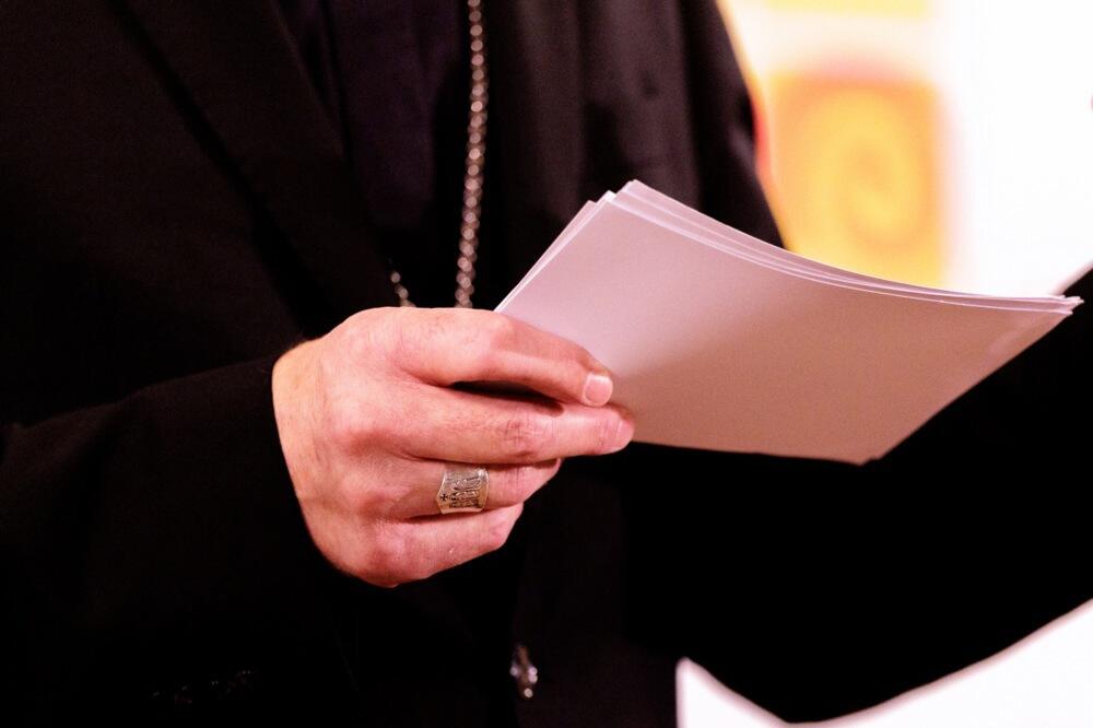Sveštenik u Hrvatskoj zlostavljao maloletnika: Crkva ga unapredila, ovo su detalji jezivog slučaja!