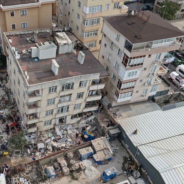NOVI CRNI BILANS TRAGEDIJE U ISTANBULU: Najmanje 2 osobe poginule u urušavanju zgrade (VIDEO)